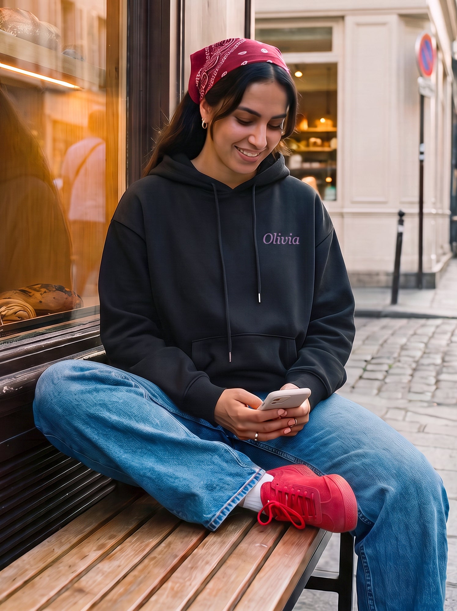 Sweat à capuche uni avec poche kangourou - Noir