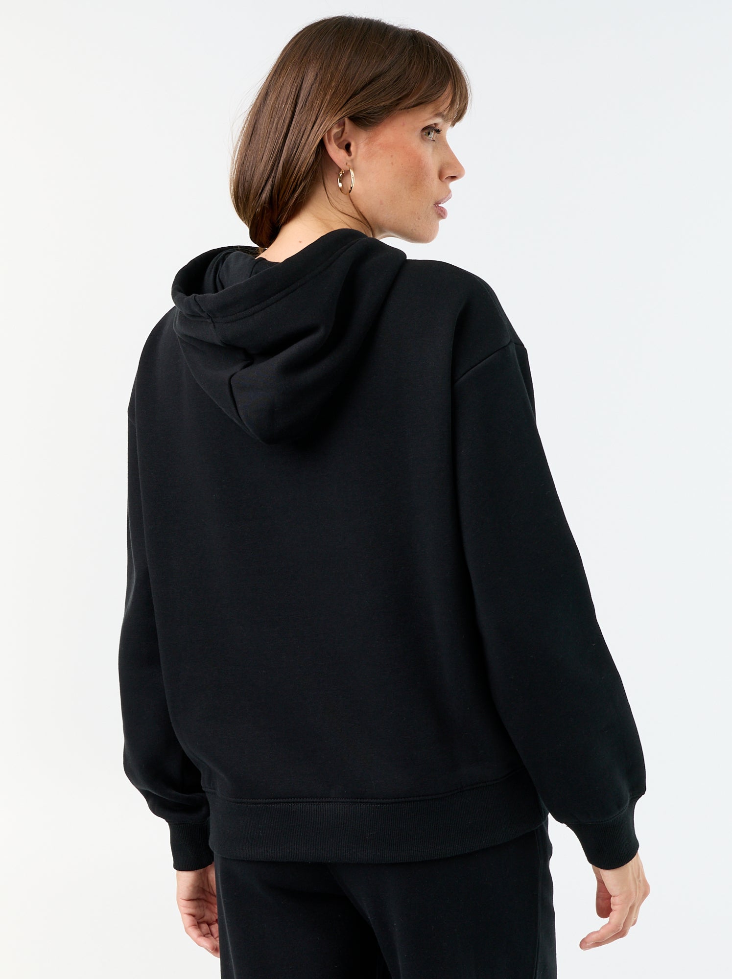 Sweat à capuche uni avec poche kangourou - Noir