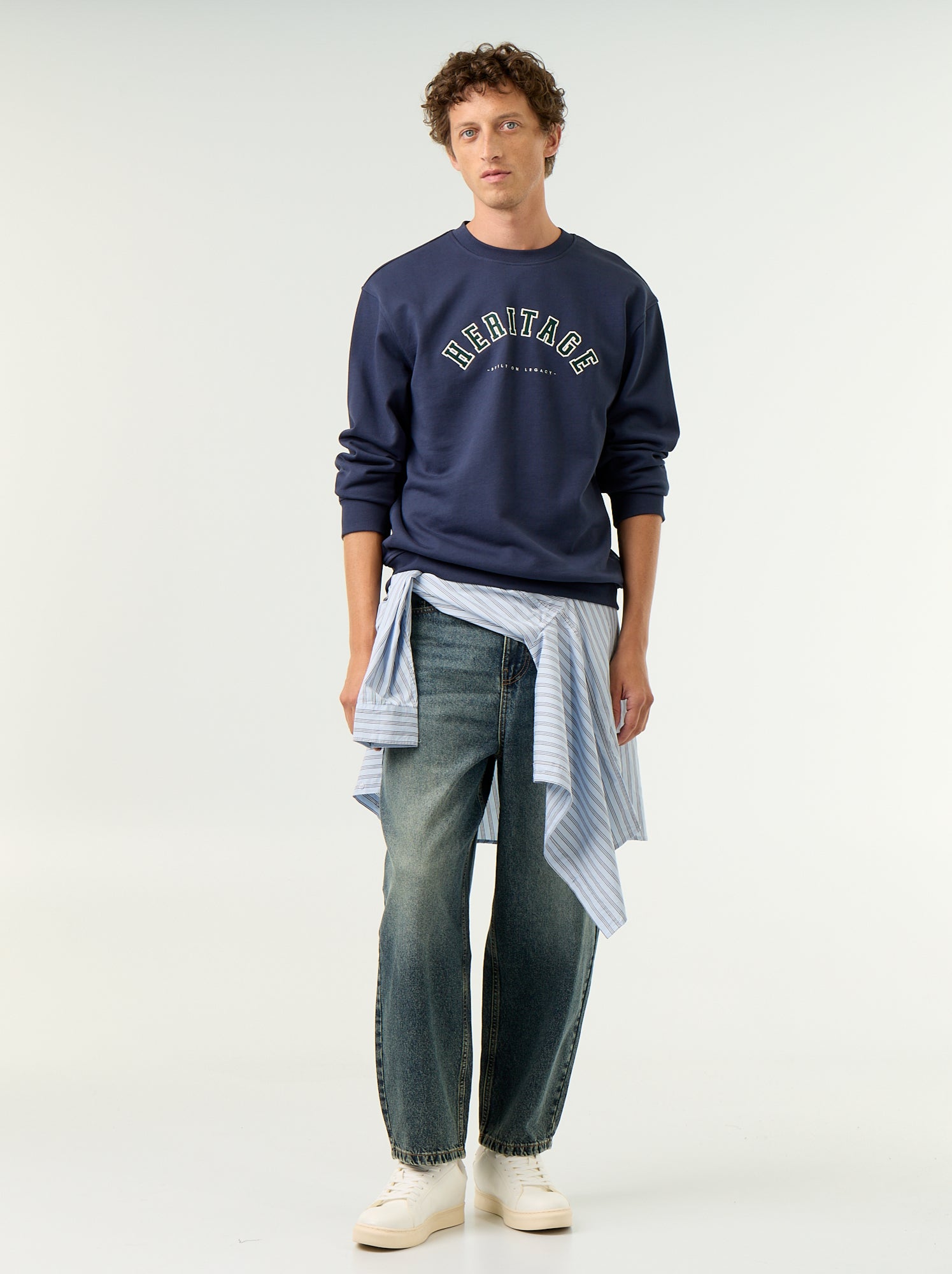 Sweat esprit sportswear avec inscriptions brodées - Bleu