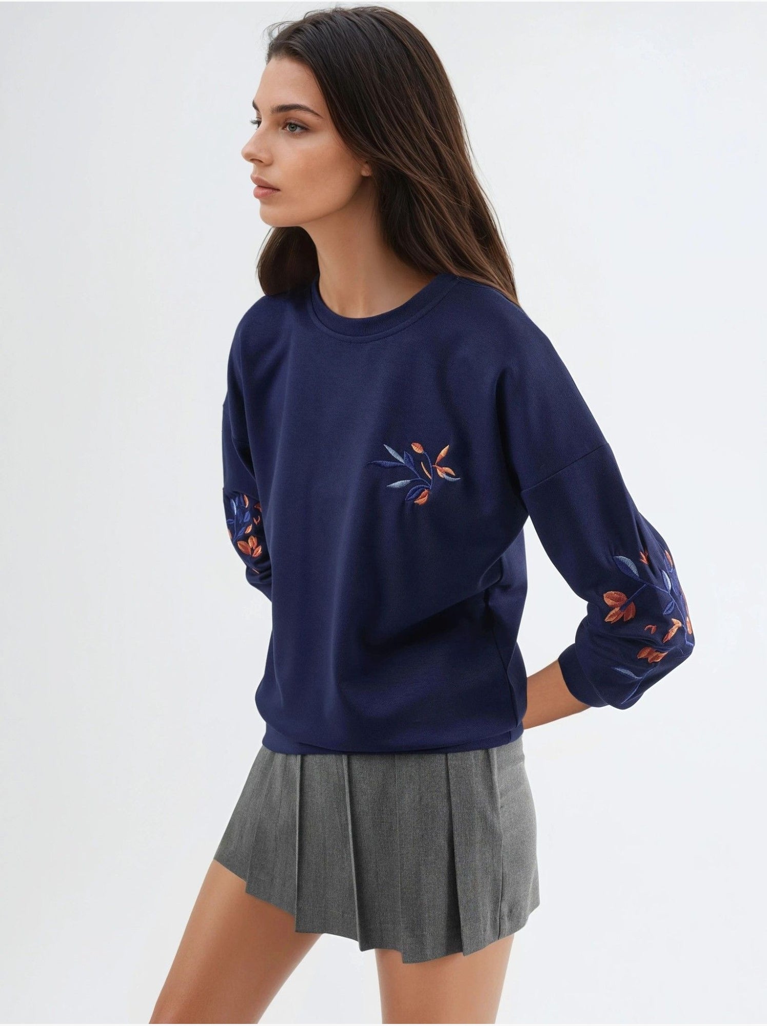 Sweat-shirt brodé à col rond et coupe confortable - Bleu marine