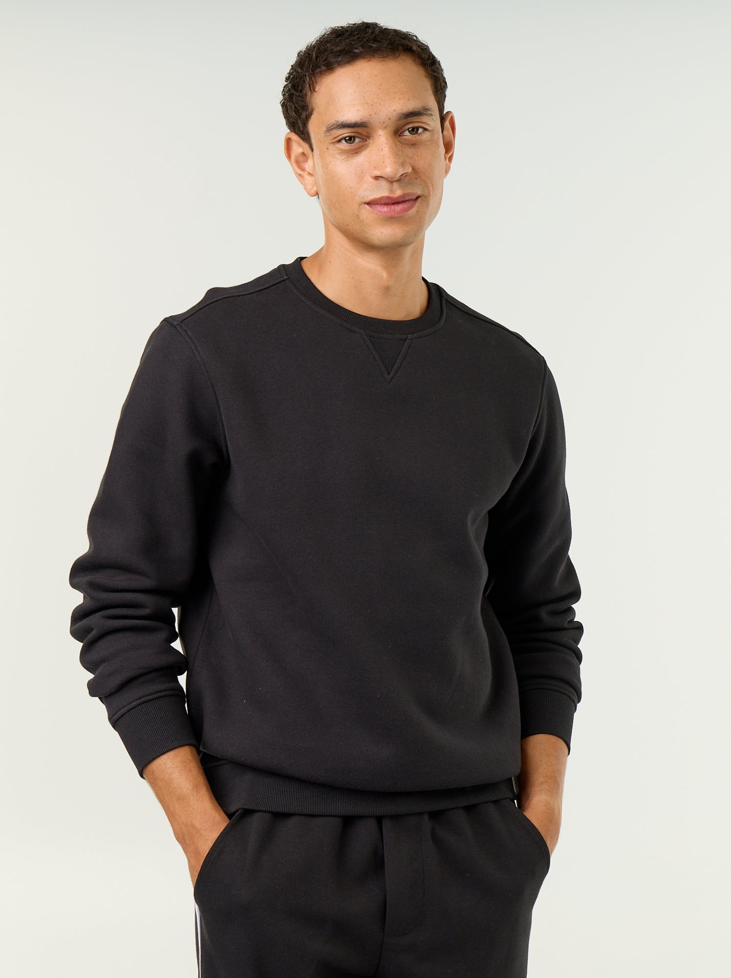Sweat uni en molleton gratté - Noir