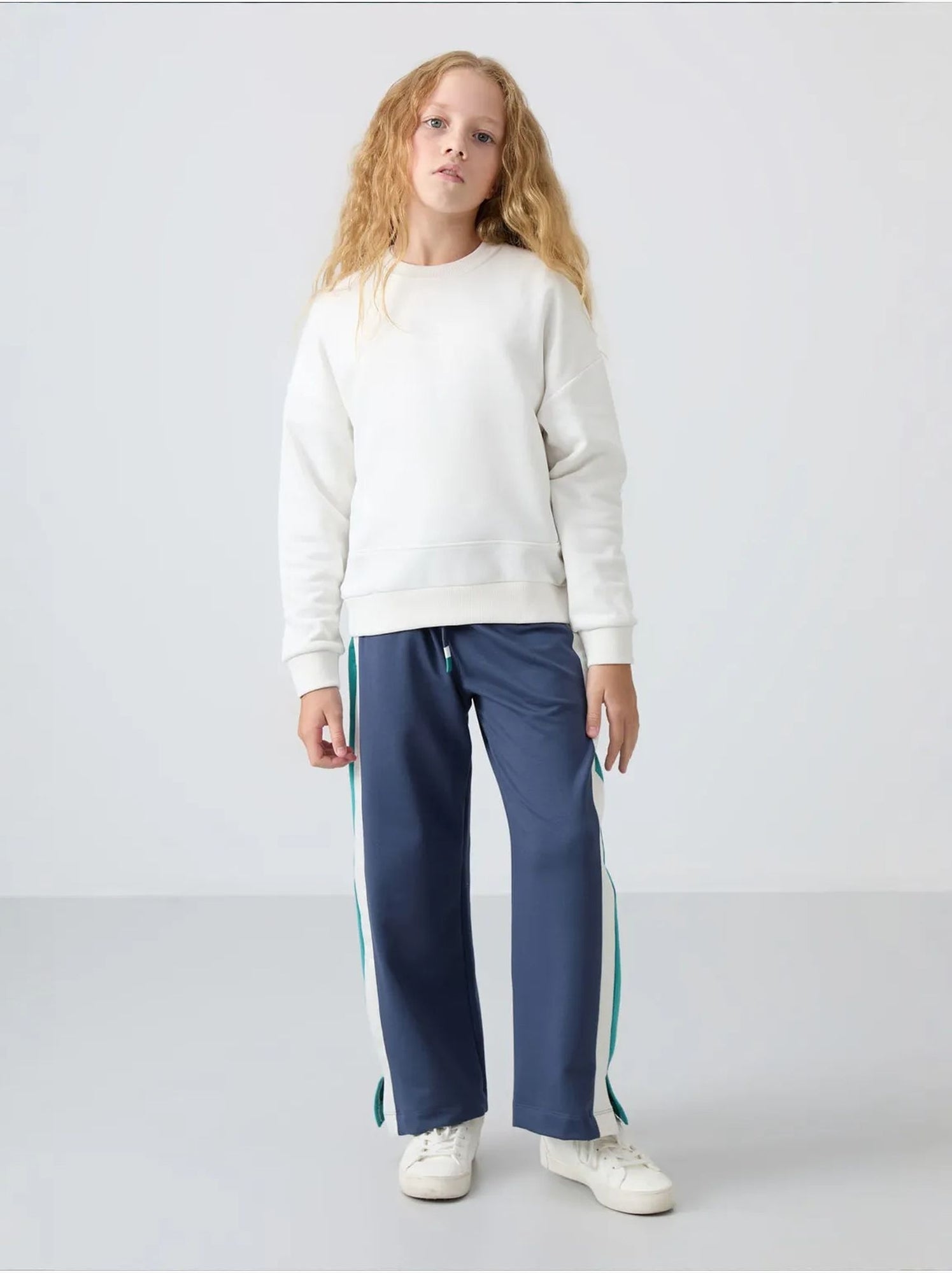 Sweatshirt unisexe jeunesse en mélange de coton tommy - Blanc cassé