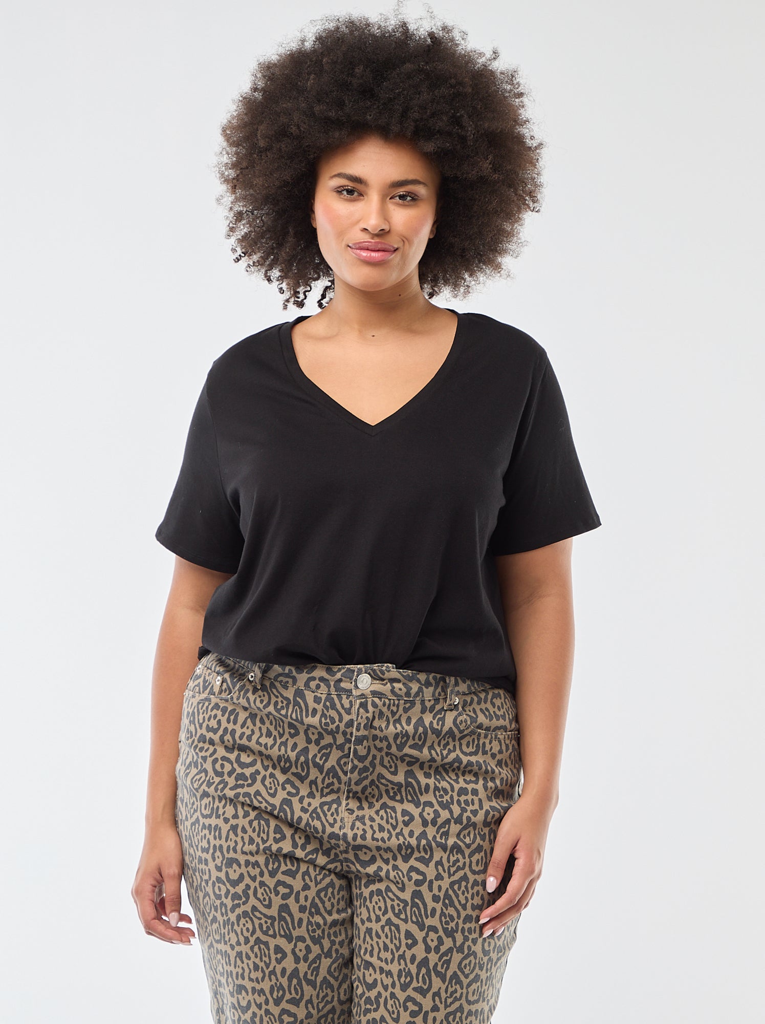 T-shirt basique à manches courtes et col V - Noir