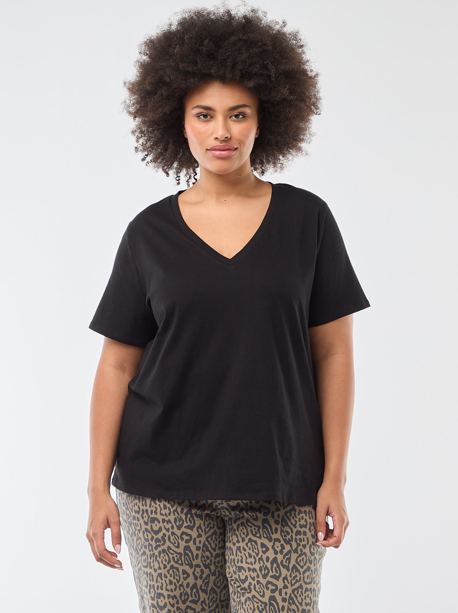 T-shirt basique à manches courtes et col V - Noir