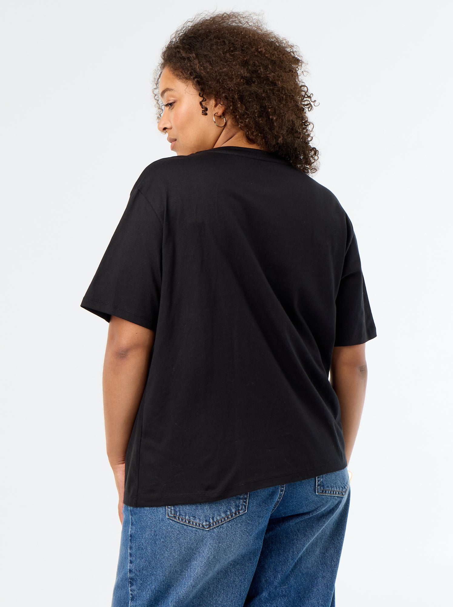 T-shirt drapé avec bijou doré façon broche - Noir