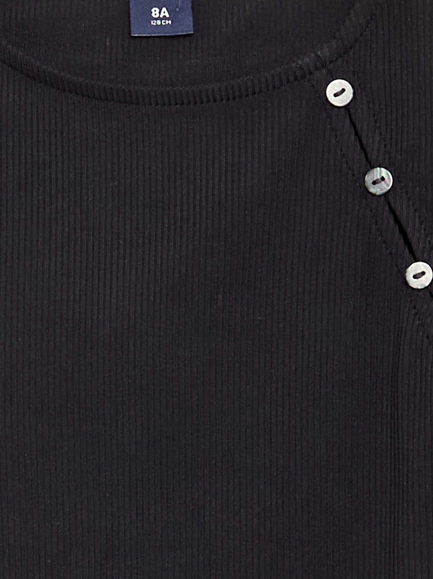 T-shirt uni en maille côtelée avec épaule boutonnée - Noir