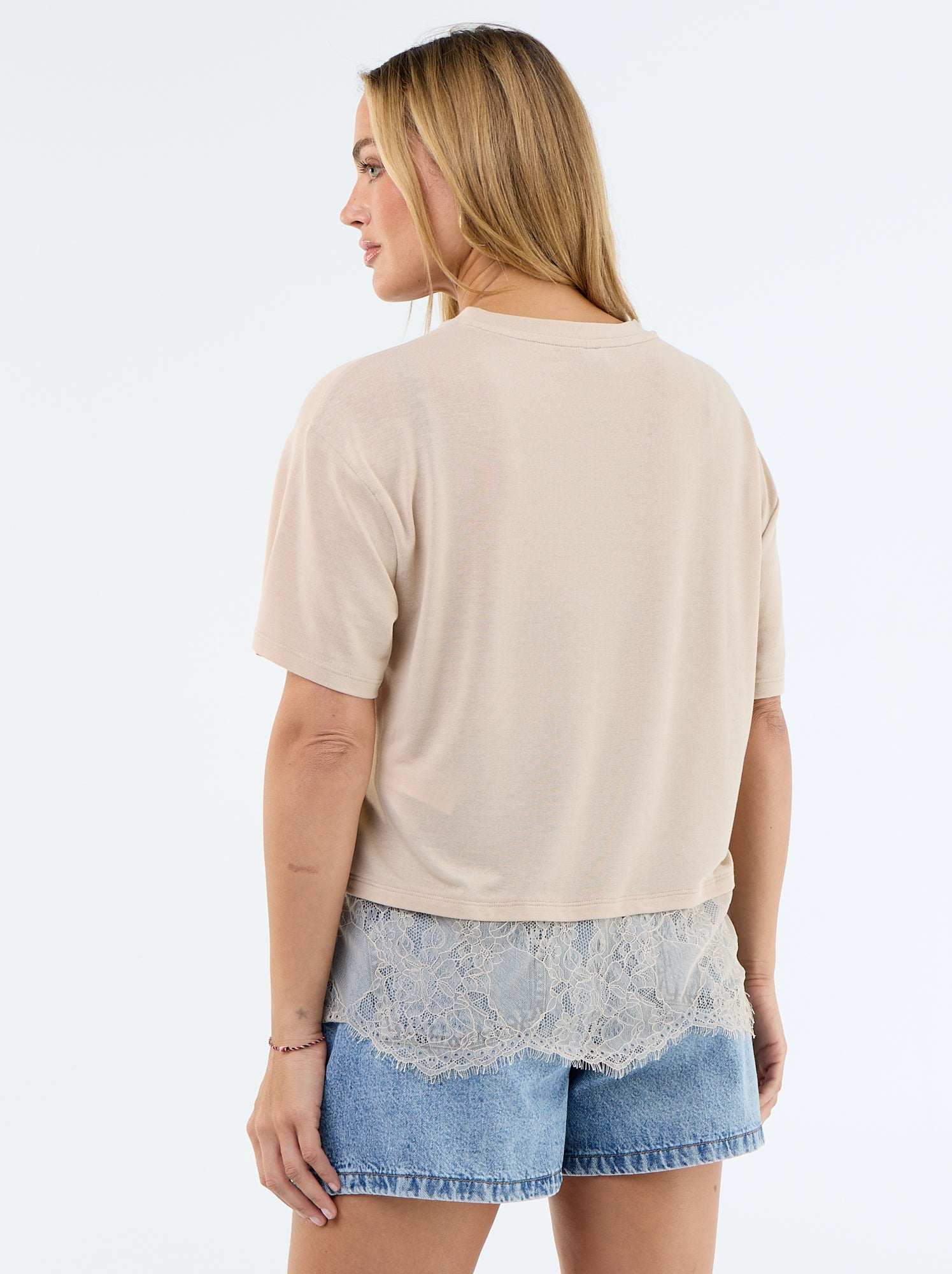 Tee-shirt léger avec base en dentelle - Beige