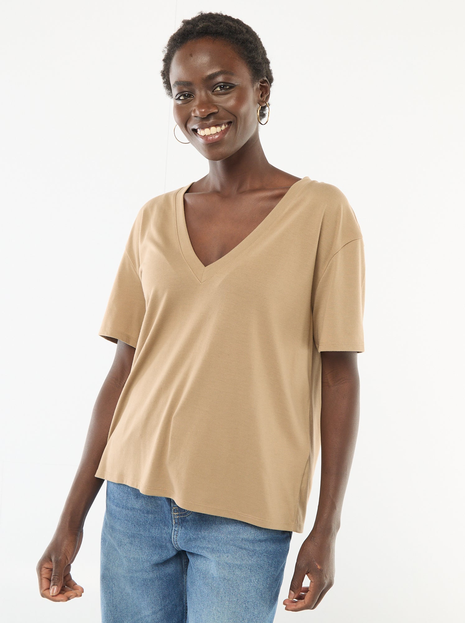 Tee-shirt manches courtes avec encolure en V - Beige