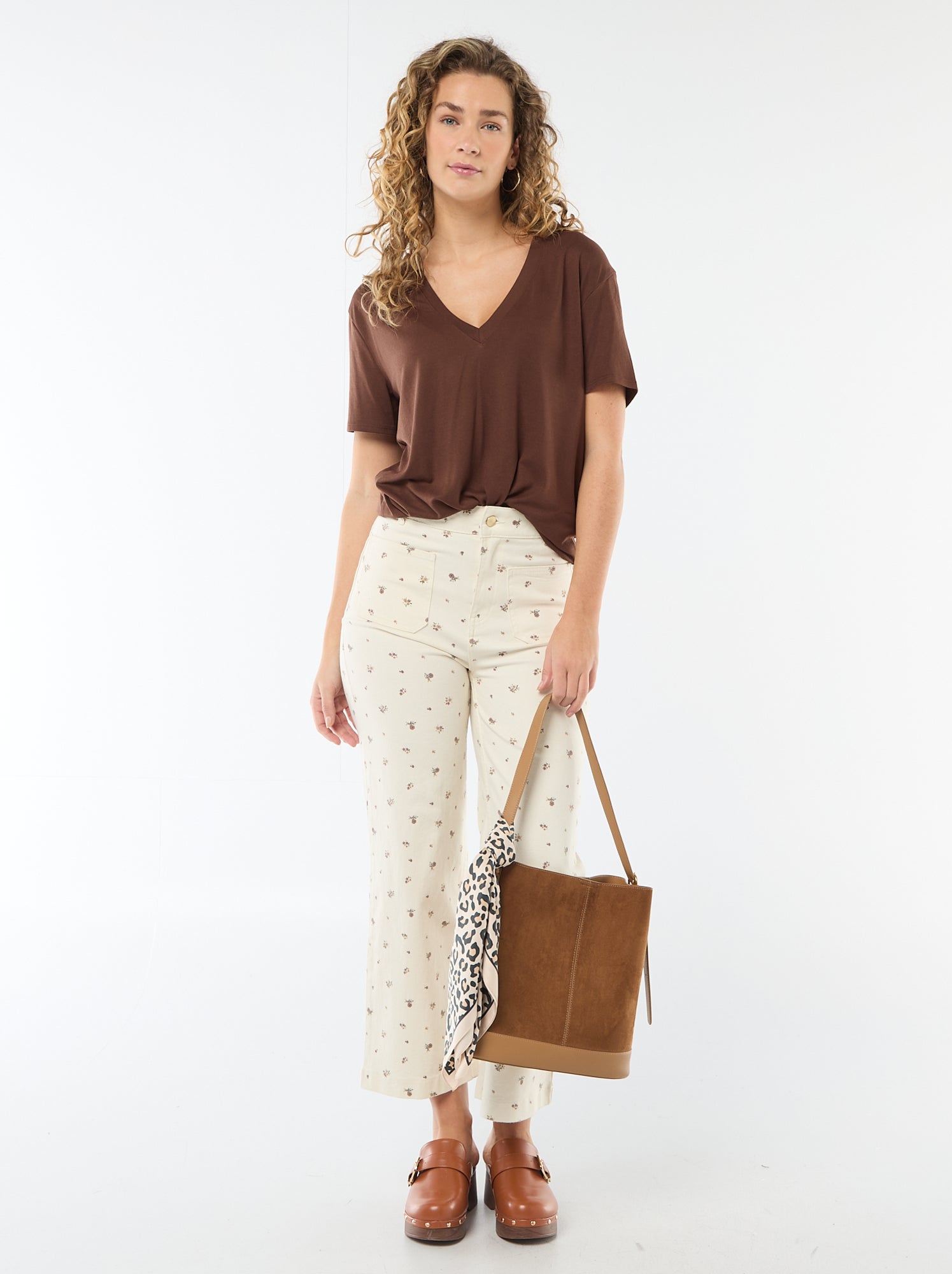 Tee-shirt manches courtes avec encolure en V - Marron