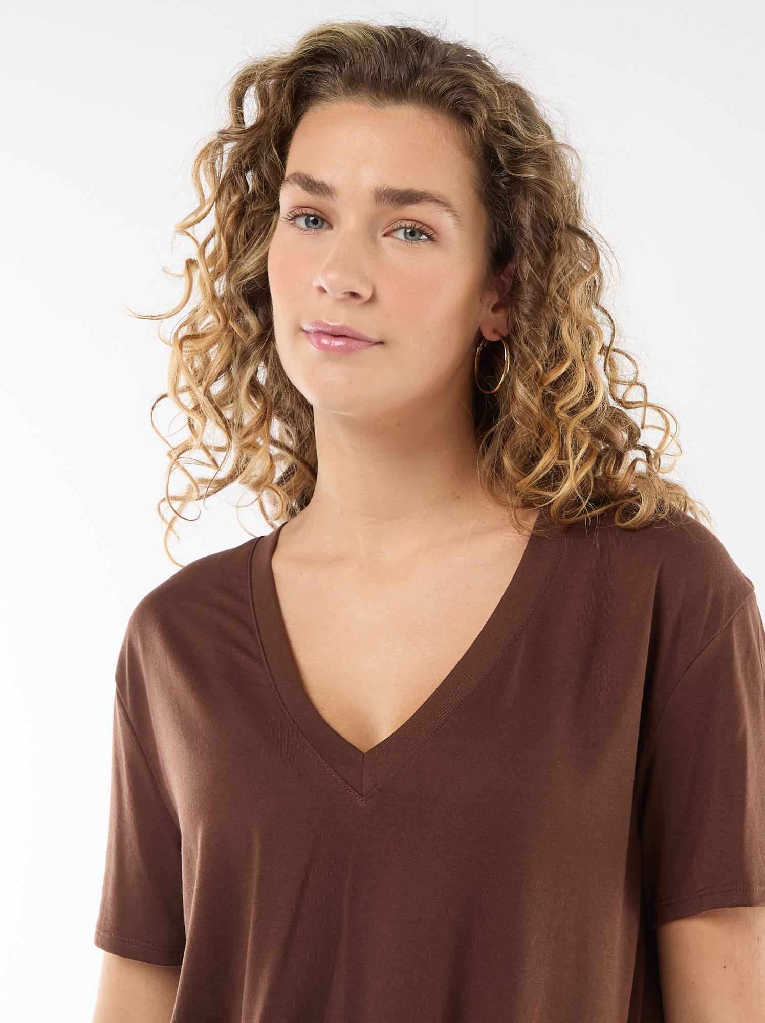 Tee-shirt manches courtes avec encolure en V - Marron