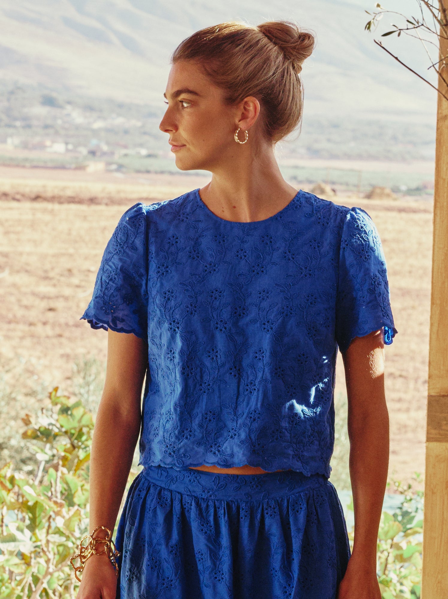 Top manches courtes broderies anglaises en coton uni - Bleu