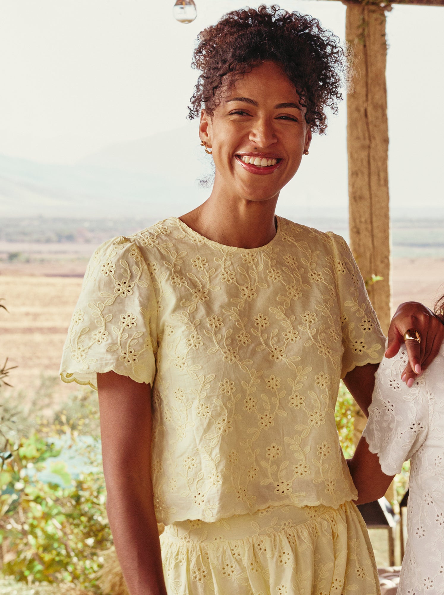 Top manches courtes broderies anglaises en coton uni - Jaune