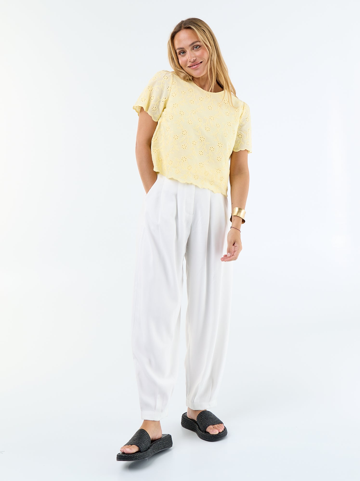 Top manches courtes broderies anglaises en coton uni - Jaune