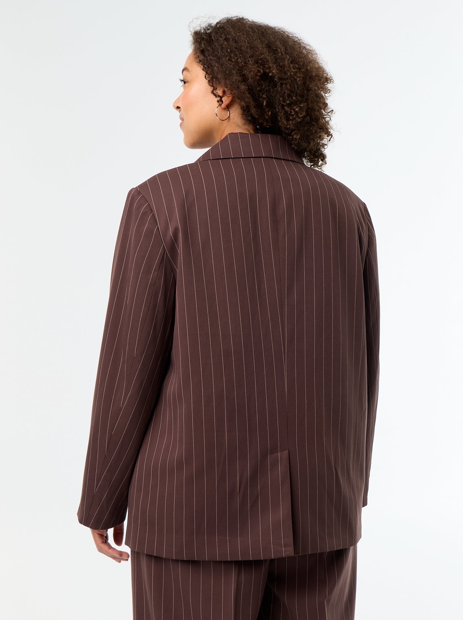Veste de tailleur longue avec ouverture double boutonnage - Marron