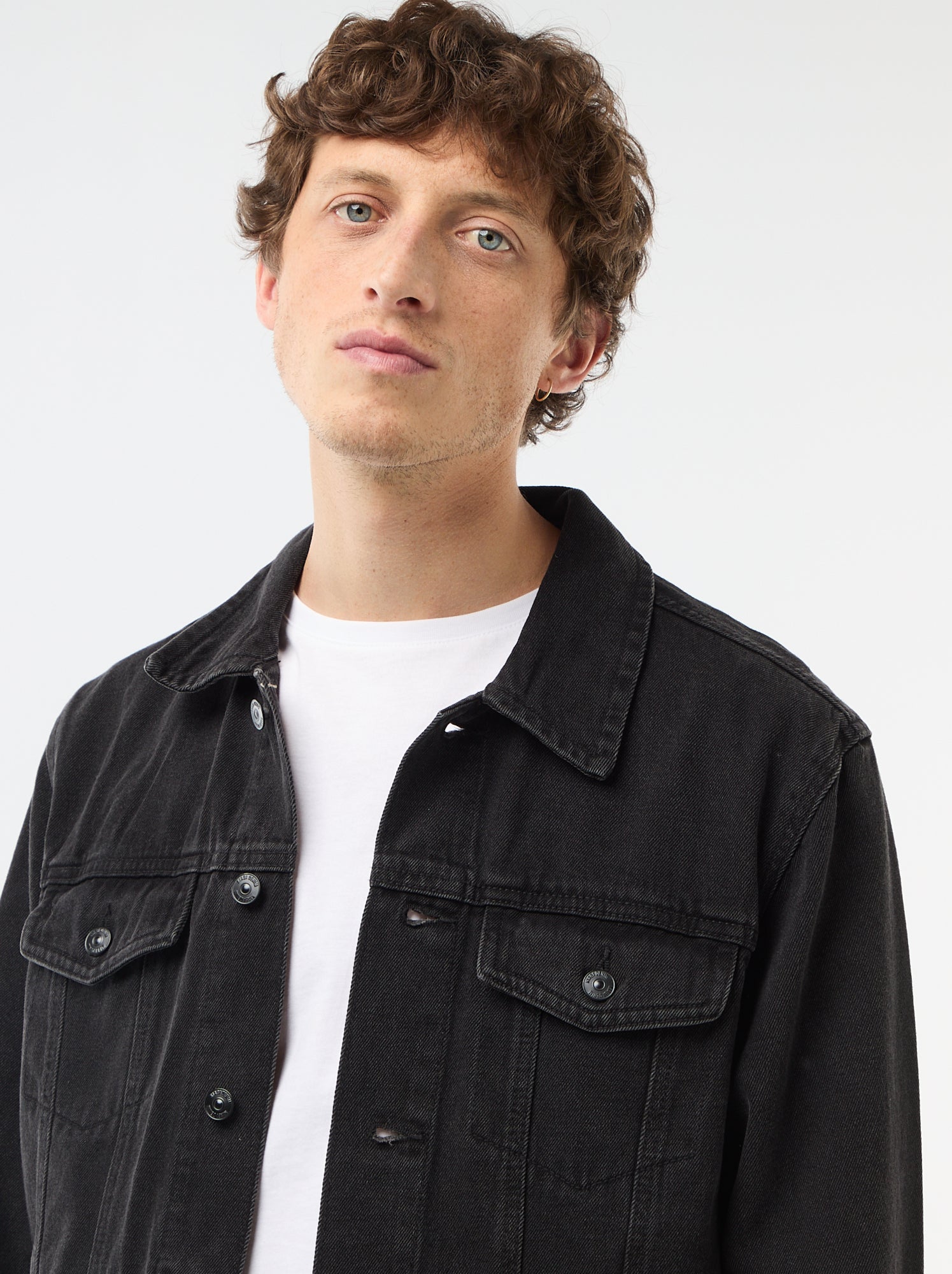 Veste en jean avec poches poitrine - Noir