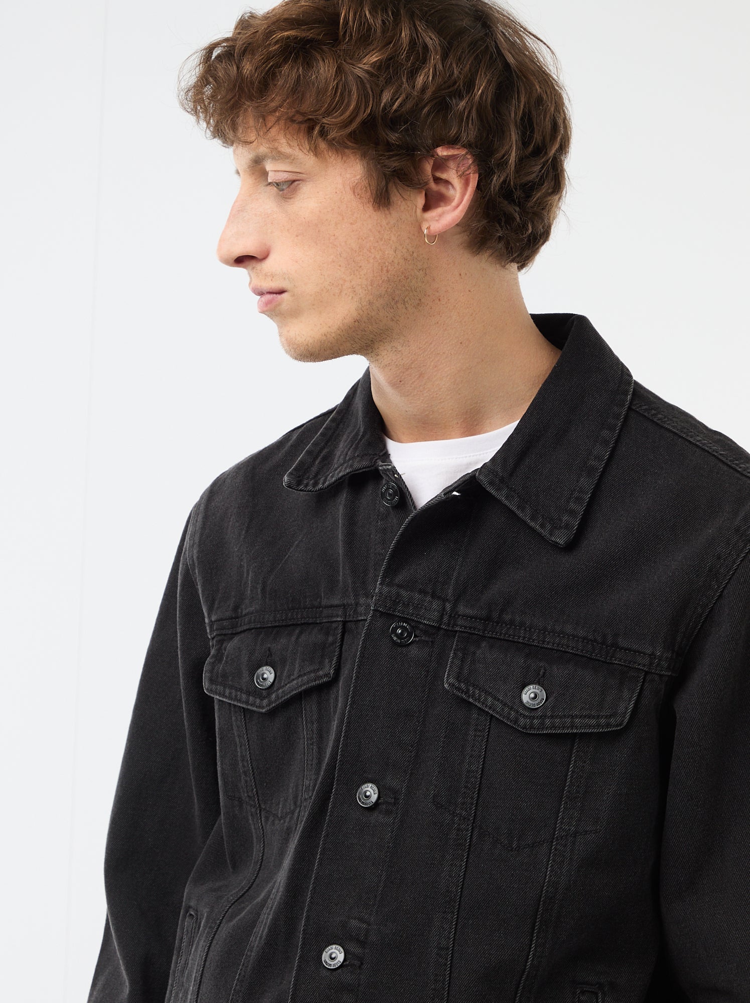 Veste en jean avec poches poitrine - Noir