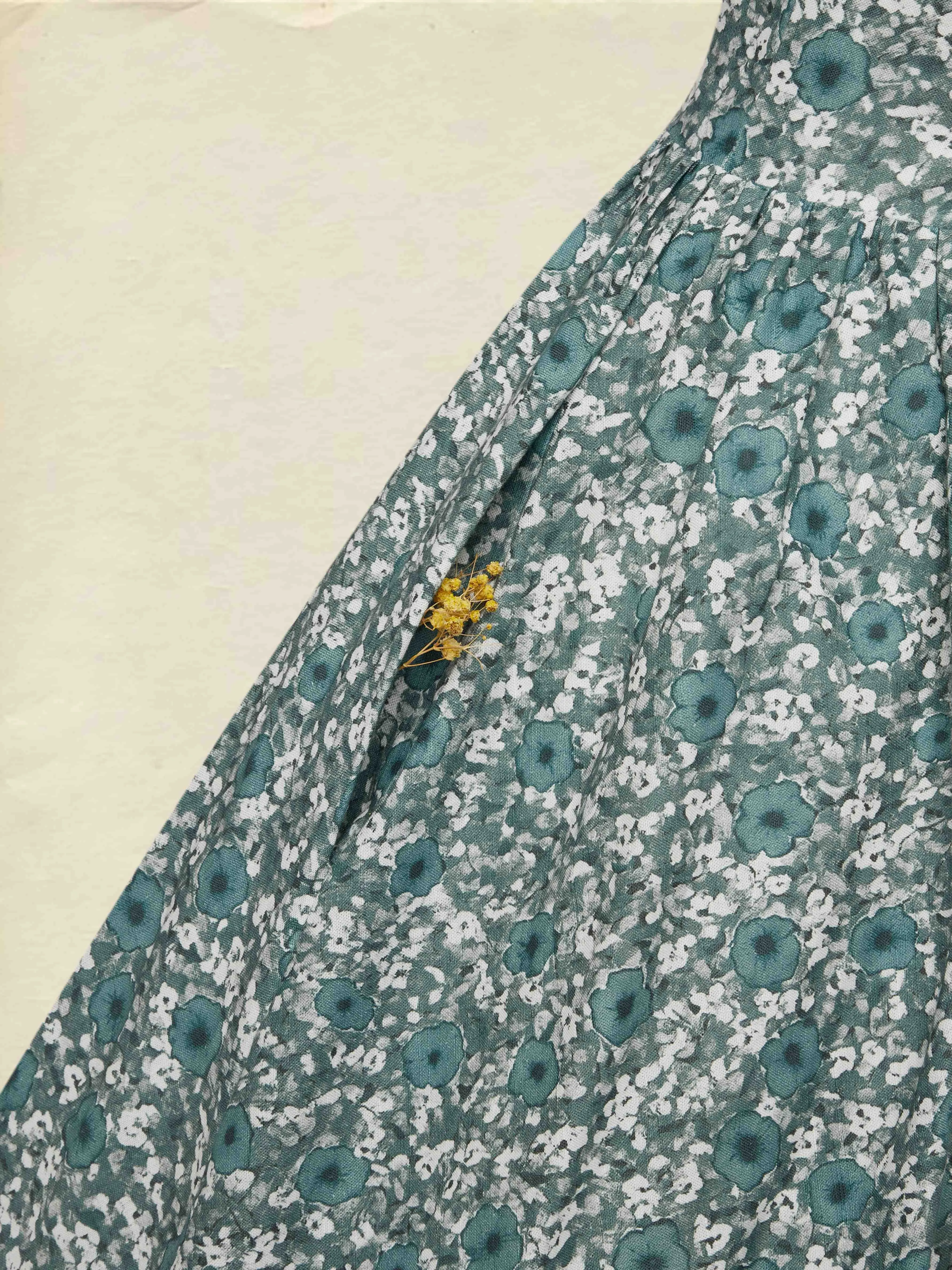 Maxi Linen Dress, Long Sleeves, V Neck, Floral, Button Design, Vintage, Green - Green