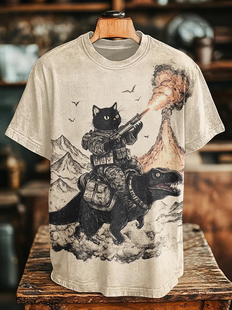 Men's Vintage Cat Riding Dinosaur Battle Print T-shirt - Beige