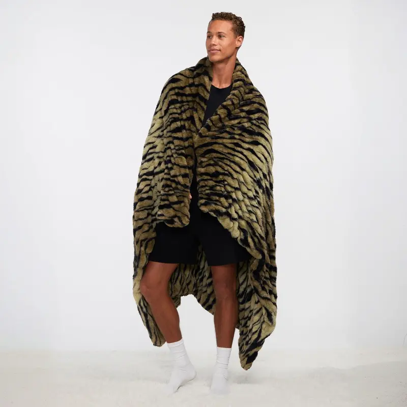 Oversized Cozy Throw Blanket – Soft, Warm Plush Blanket for Couch, Bed & Everyday Comfort