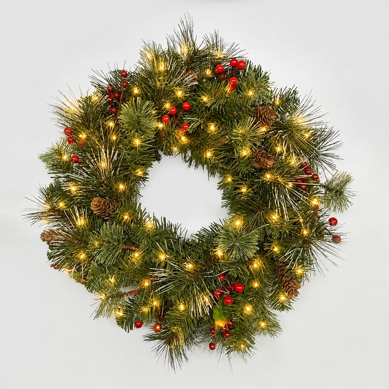 Detailed view of the lit artificial wreath