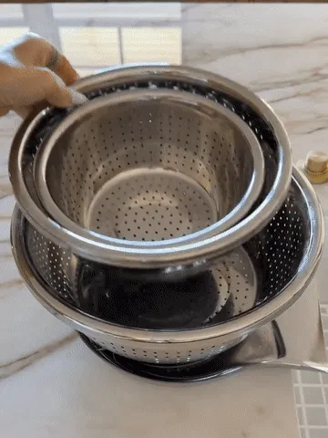 Colander kit draining food and nesting for storage
