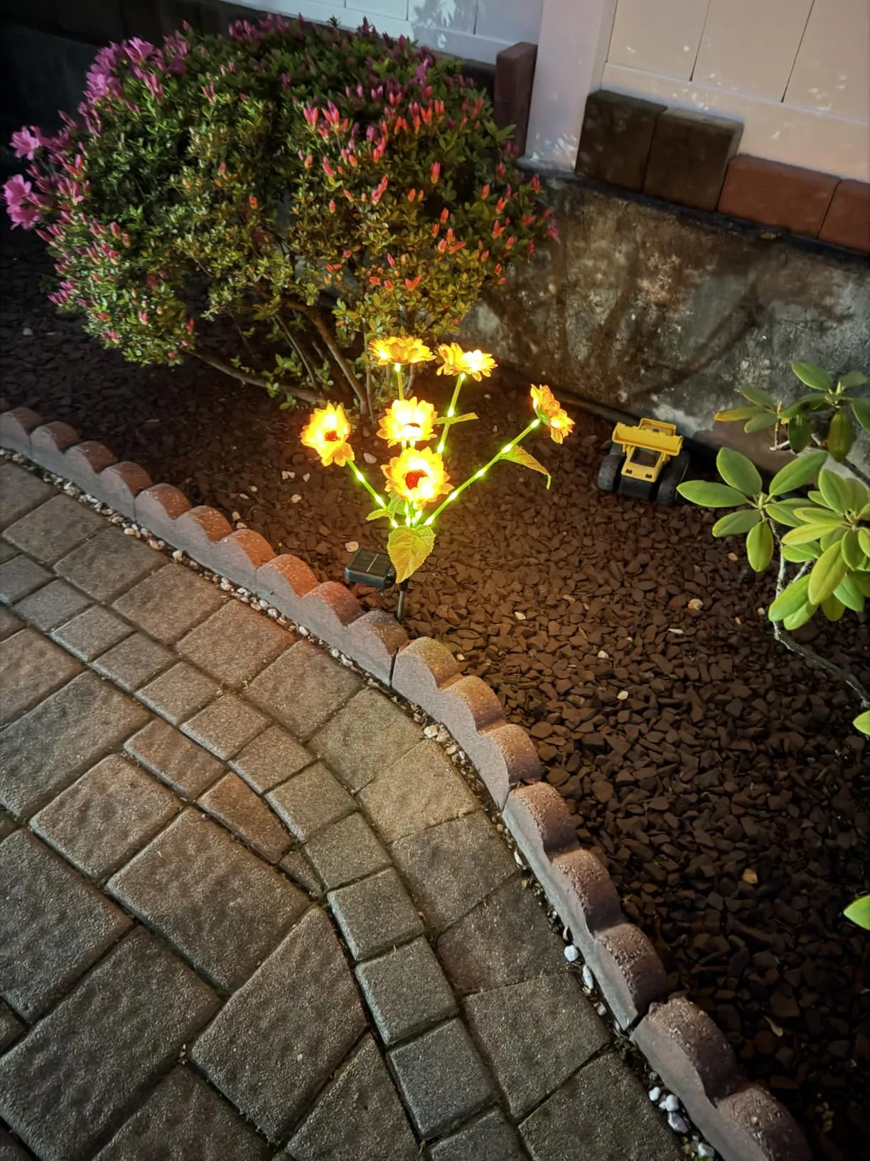 Exceeds expectations, instantly elevates the garden atmosphere!