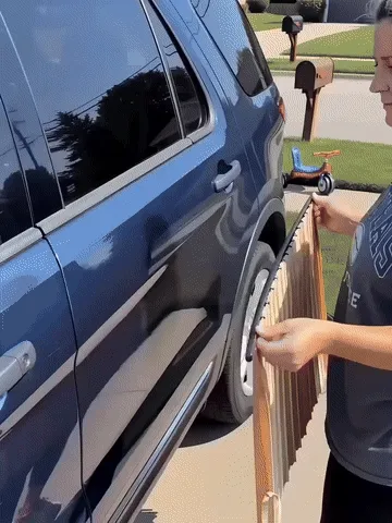 Car side-window curtain sliding open and closed