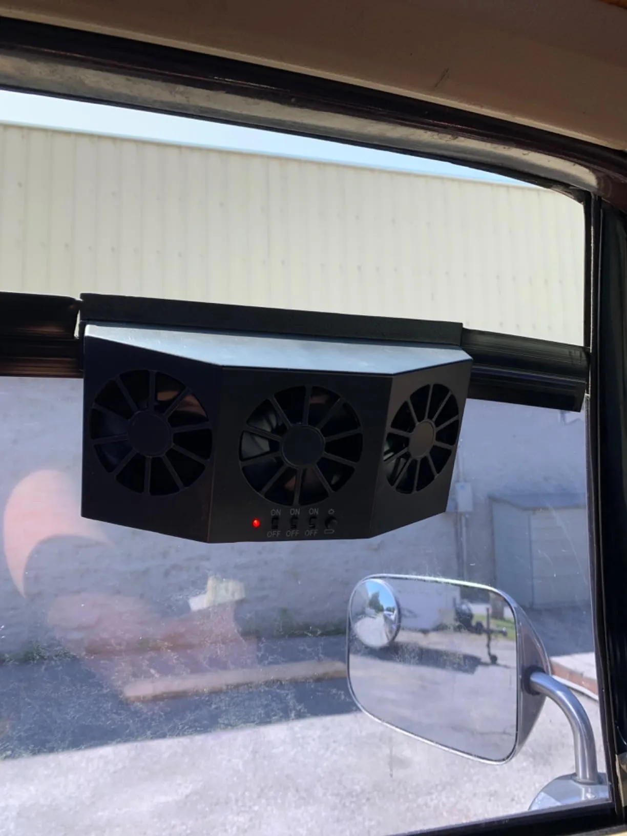 Barely blows any air