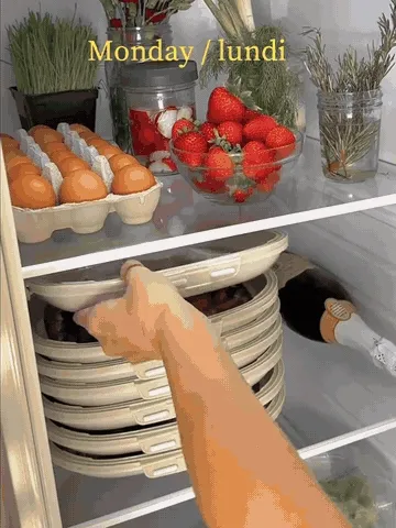 Flexible-film food tray in everyday refrigerator use
