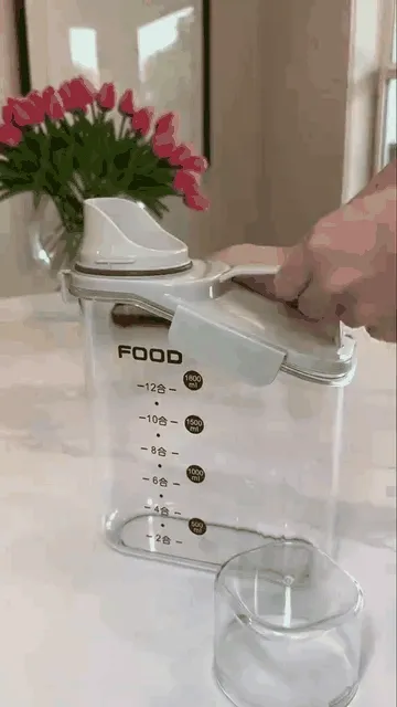 Filling, carrying and dispensing dry cereal with the 2L pantry dispenser