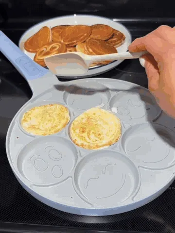 Frühstückspfanne mit 7 Smiley-Mulden – Produktabbildung