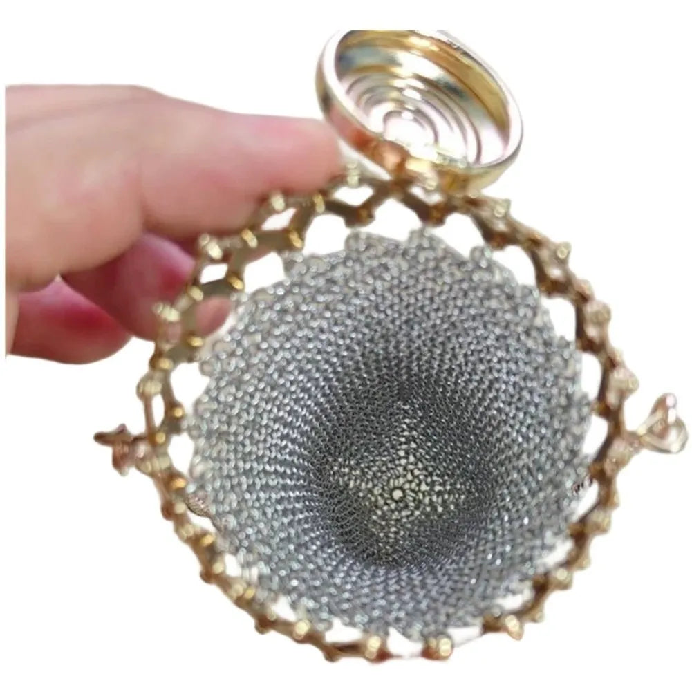 Expandable 1920s-Inspired Chain-Mesh Coin Purse