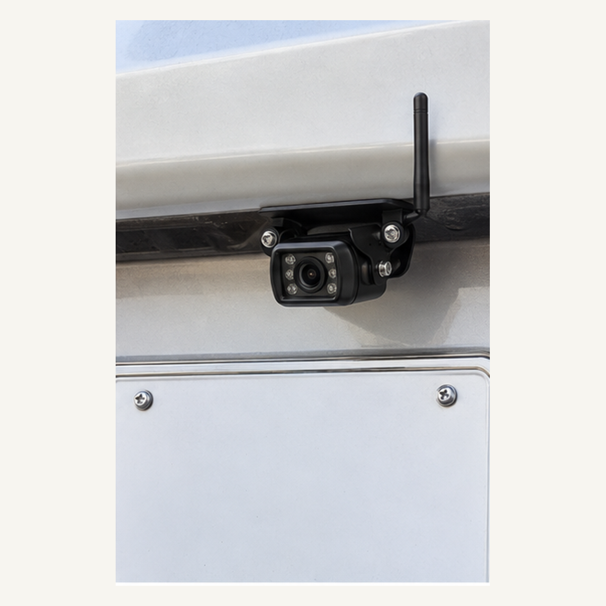 Wireless Reversing Camera and Monitor Kit - gallery view 3