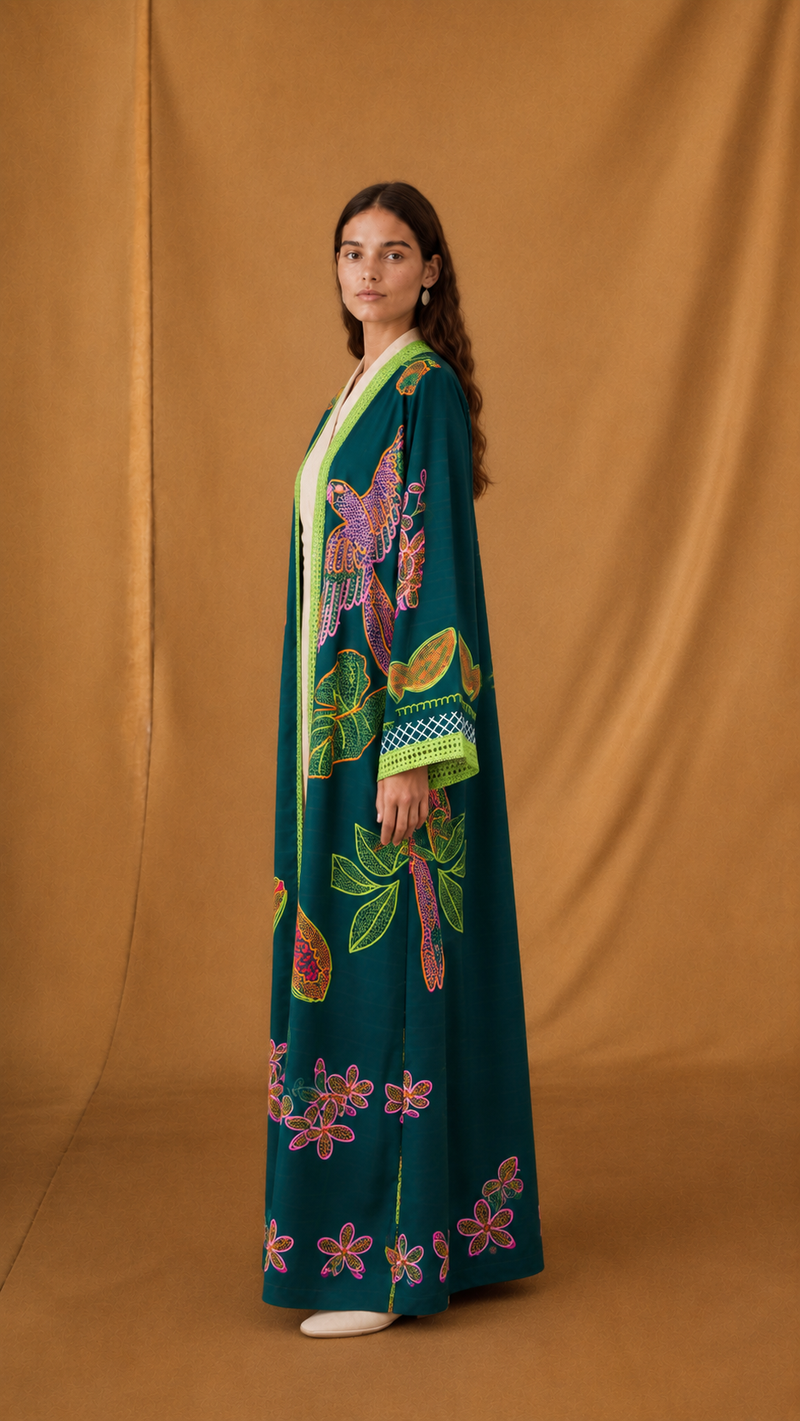 عباية حرير مستقيمة بياقة V بطبعة حيوانات رقمية