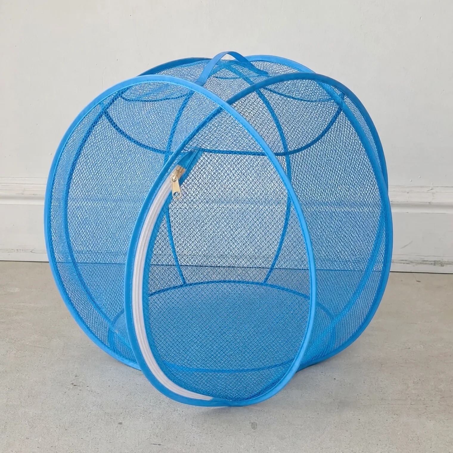Blue rolling mesh pet playpen