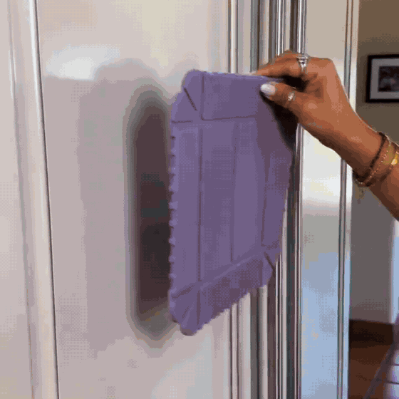 Video demonstration of magnetic storage, food prep, trivet use, and tray folding