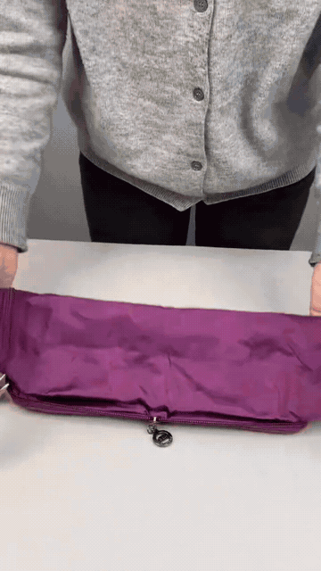 Foldable bag demonstration animation