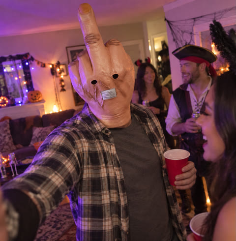 Halloween-kostumebillede til en indendørs fest