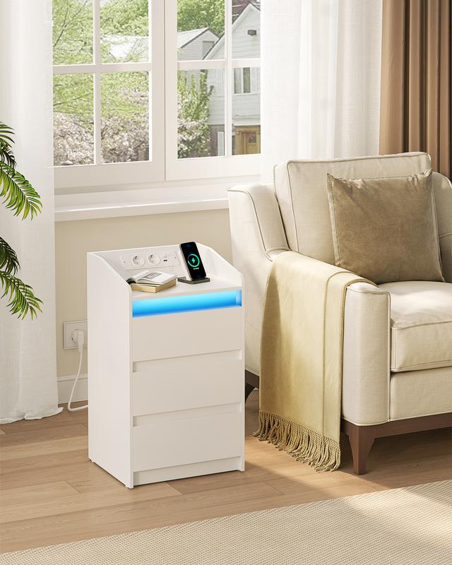 Tocador de noche con 3 cajones, mesita lateral con base de carga y LED, 2 enchufes de CA y 2 puertos USB para el dormitorio
