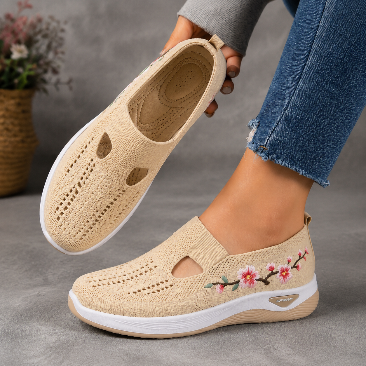 🔥 Neuheiten-Sonderangebot: Bis zu 70 % Rabatt 🛒 Orthopädische Slip-On-Wanderschuhe für Damen – mit Fußgewölbeunterstützung; atmungsaktiv und leicht.