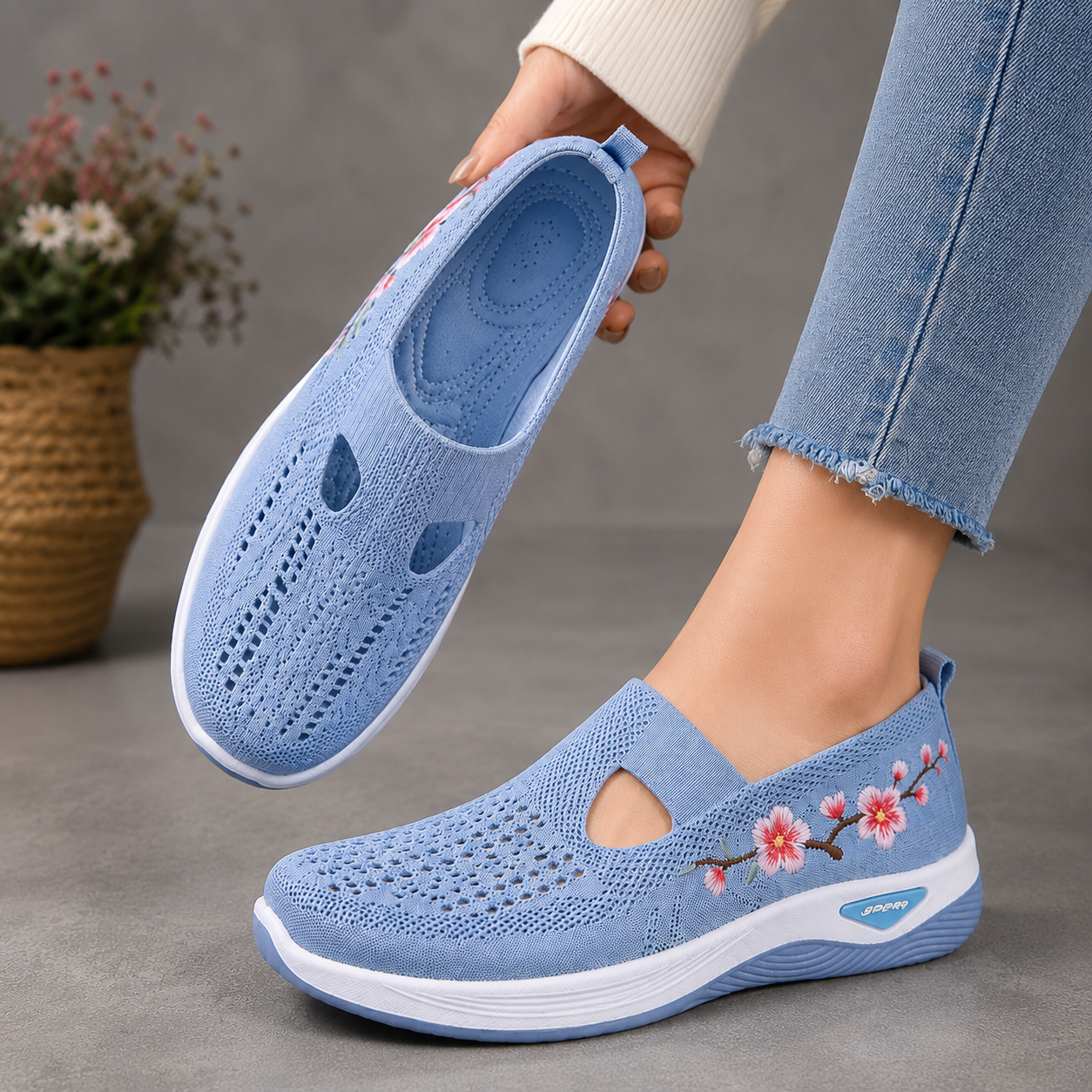 🔥 Neuheiten-Sonderangebot: Bis zu 70 % Rabatt 🛒 Orthopädische Slip-On-Wanderschuhe für Damen – mit Fußgewölbeunterstützung; atmungsaktiv und leicht.
