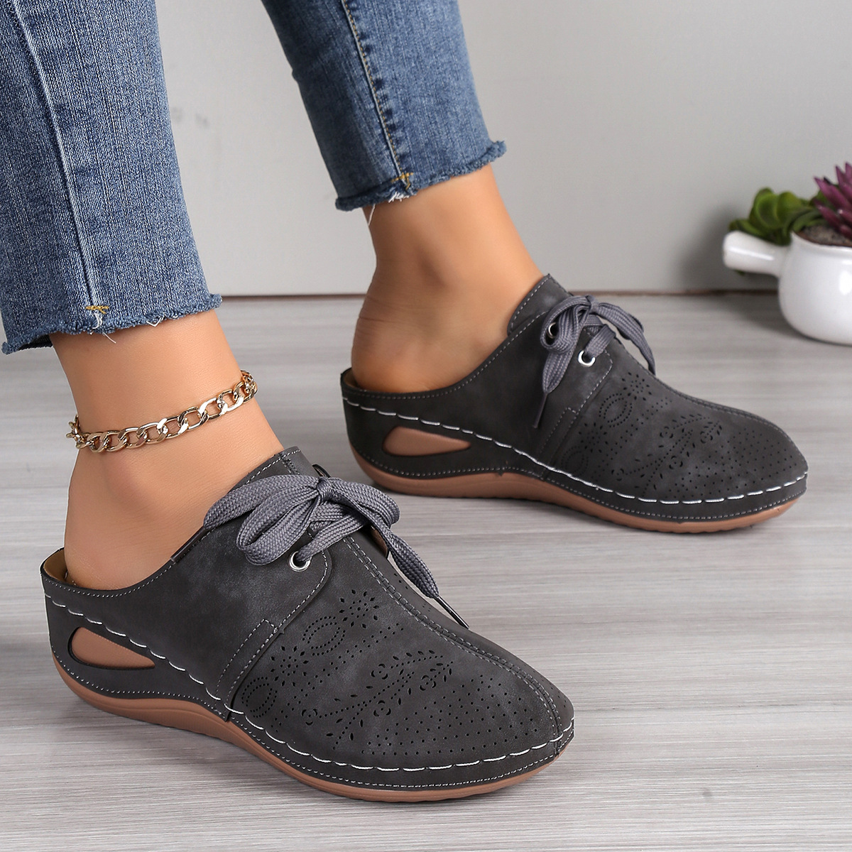 🔥Letzter Tag! 70 % Rabatt🔥 Orthopädische Sandalen mit geschlossener Zehenpartie – Damensandalen mit Schnürung und Keilabsatz