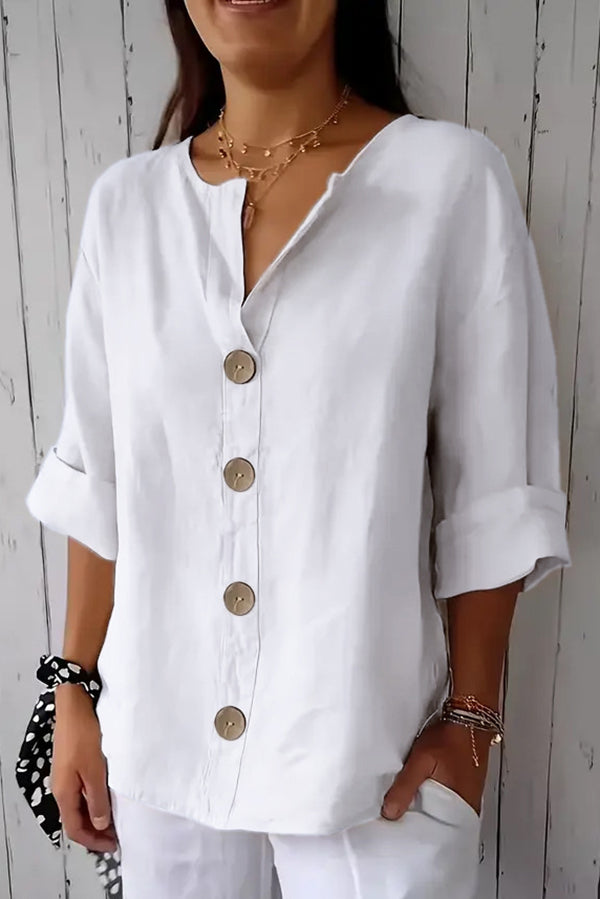 Einfarbiges, locker geknöpftes Oberteil mit V-Ausschnitt