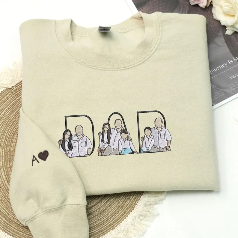 Custom Family Embroidered Sweatshirt – Personalized Mother’s Day Gift for Mom & Dad