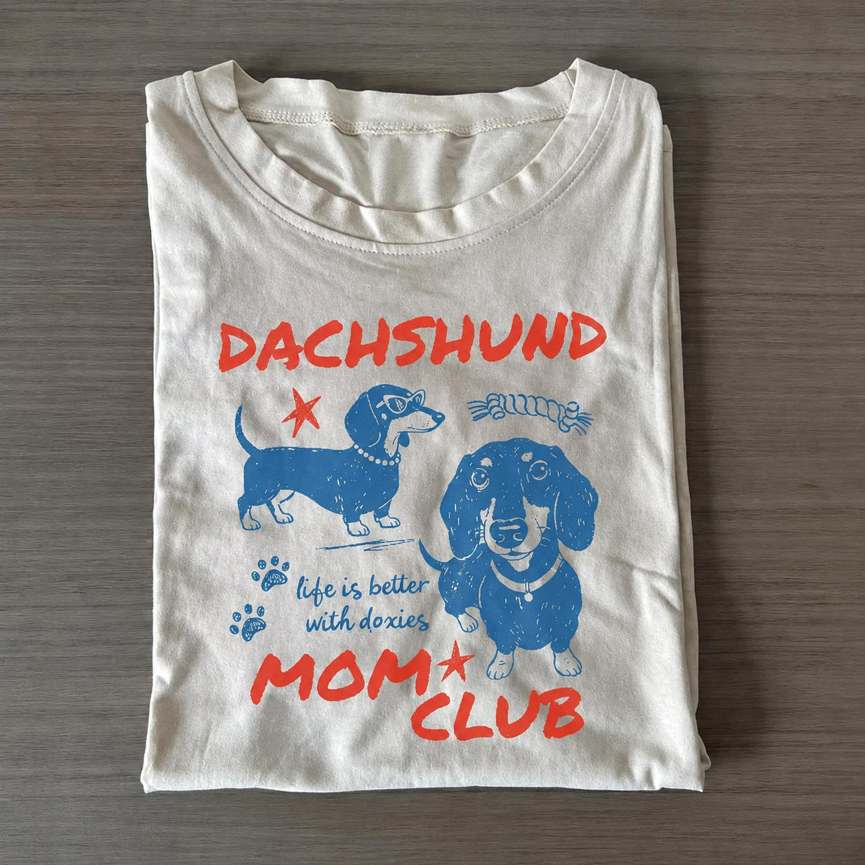 Dachshund Mom Club T-shirt