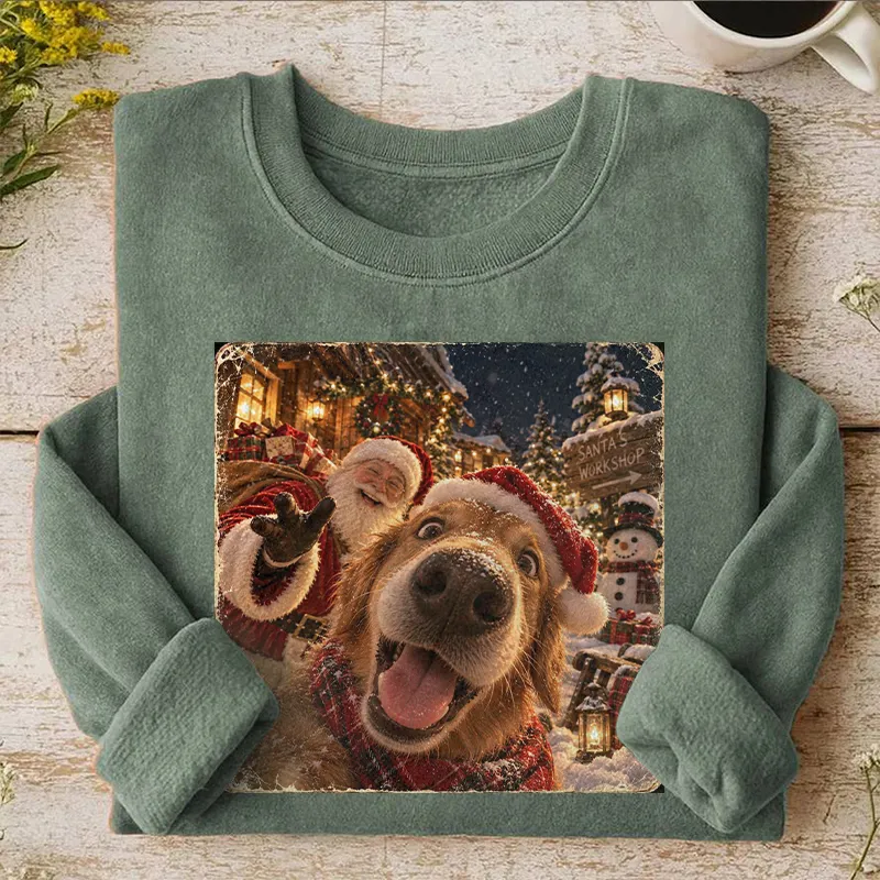 Golden Retriever Santa Selfie Sweatshirt