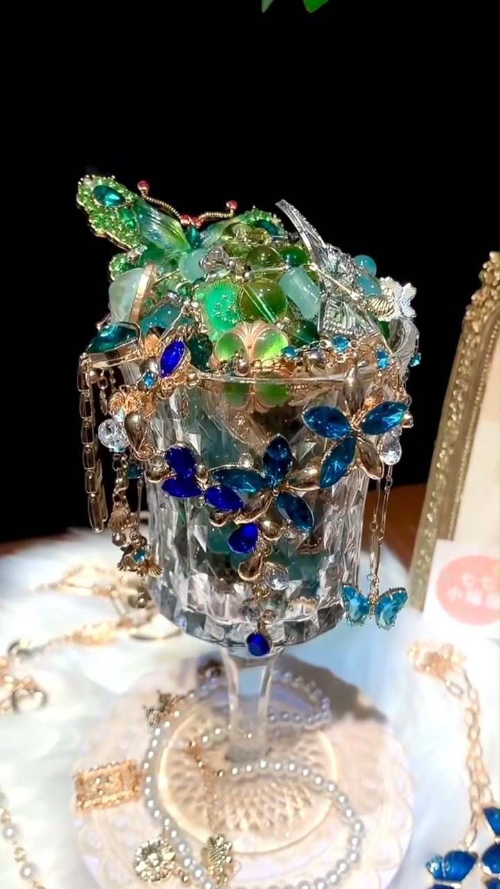 Emerald Butterfly Garden Mystery Jewelry Jar fashion jewelry assortment