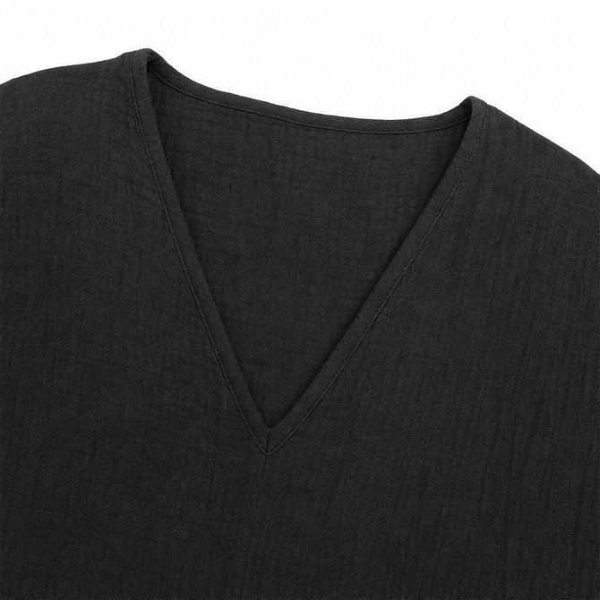 Women's Relaxed V-Neck Linen Blouse with Three-Quarter Sleeves and Curved Hem