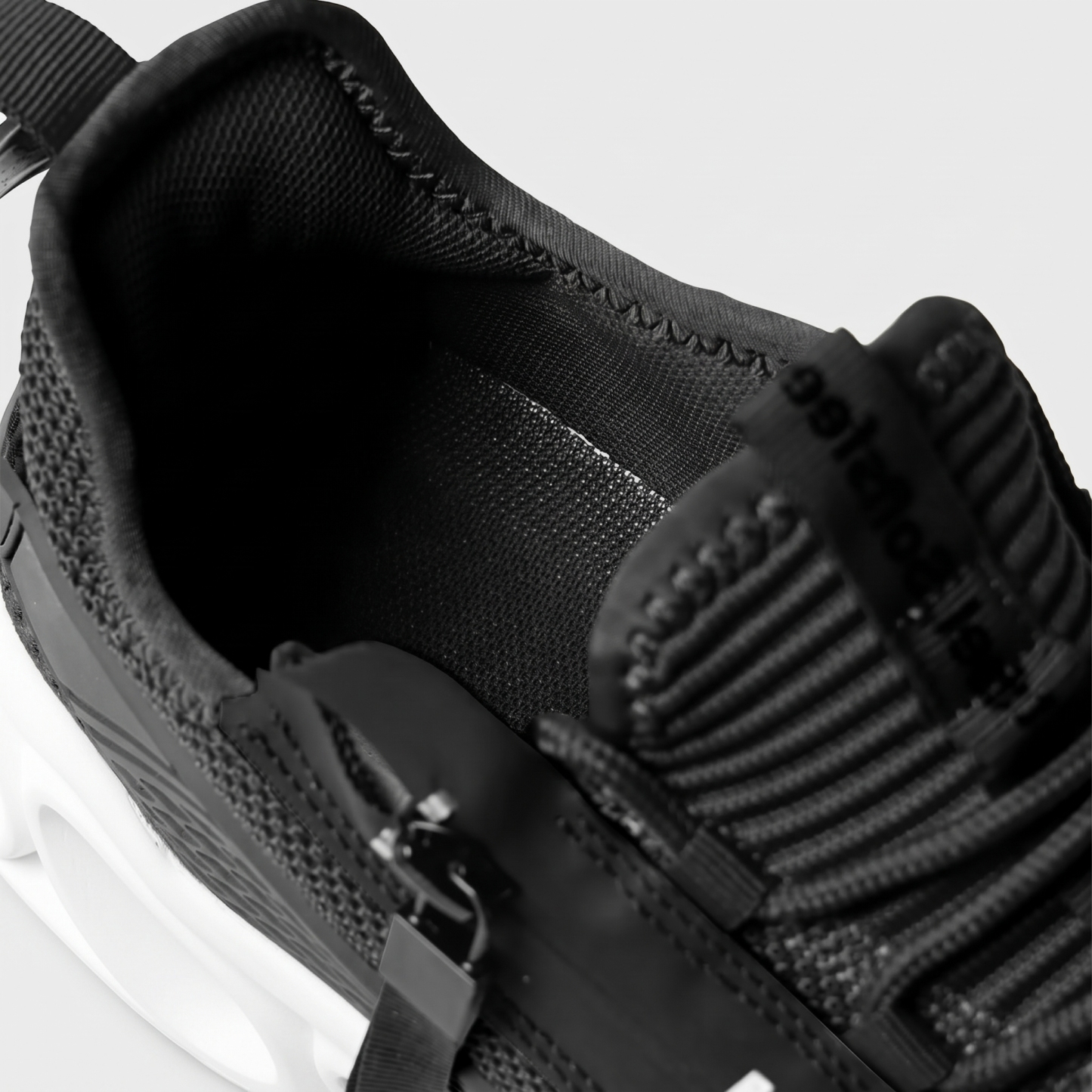 Women's Cloud Wanderer V7 - Black White