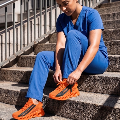 Women's Cloud Wanderer V7 - Orange